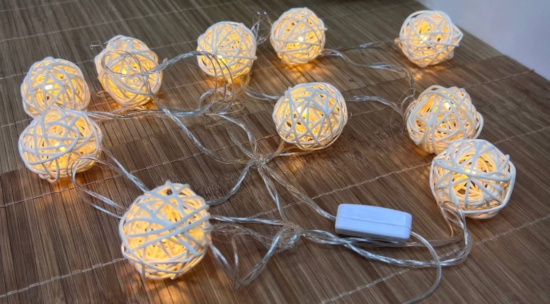 Ball bee lights