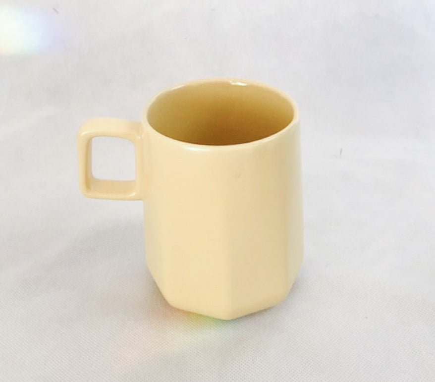 Mugs -- white / pink / yellow
