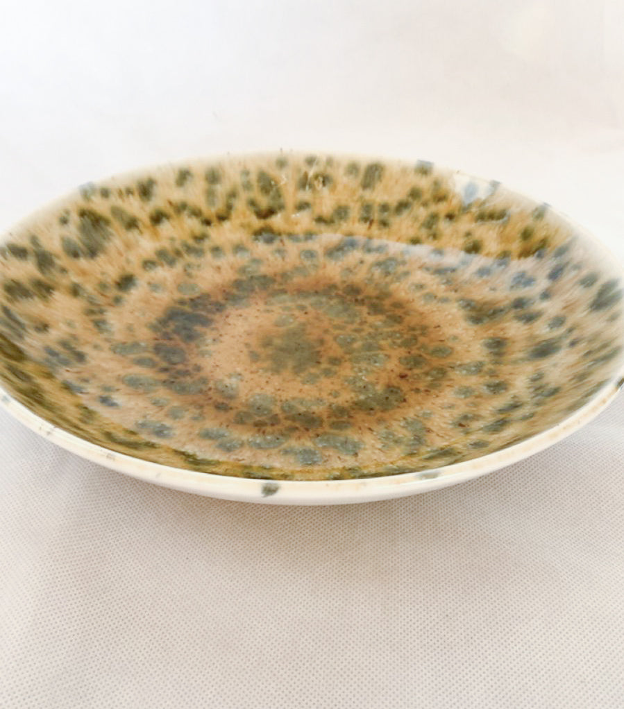 Dinner plate / porcelain - sold separately .