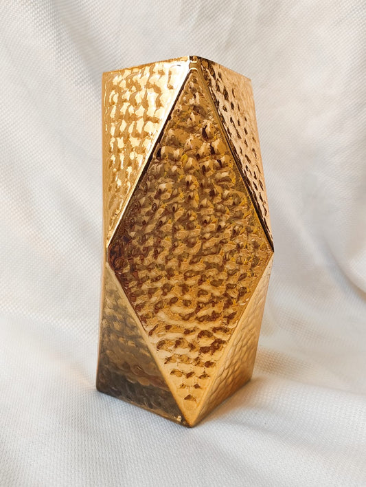 Dimand gold vase
