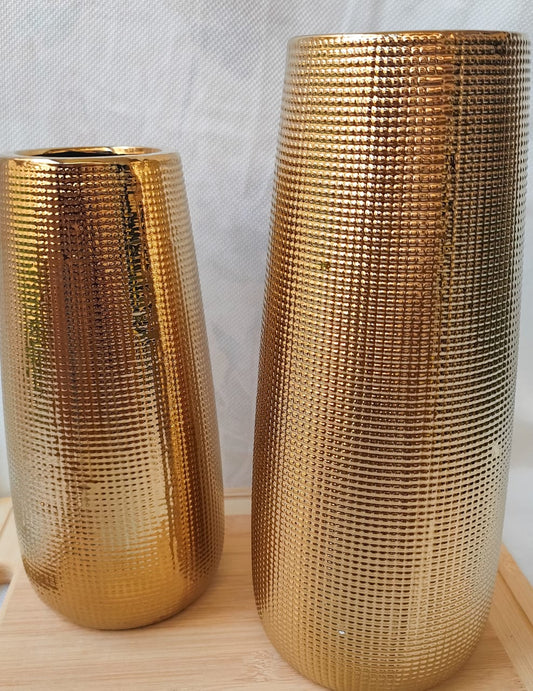 Textured gold vase - 2 sizes