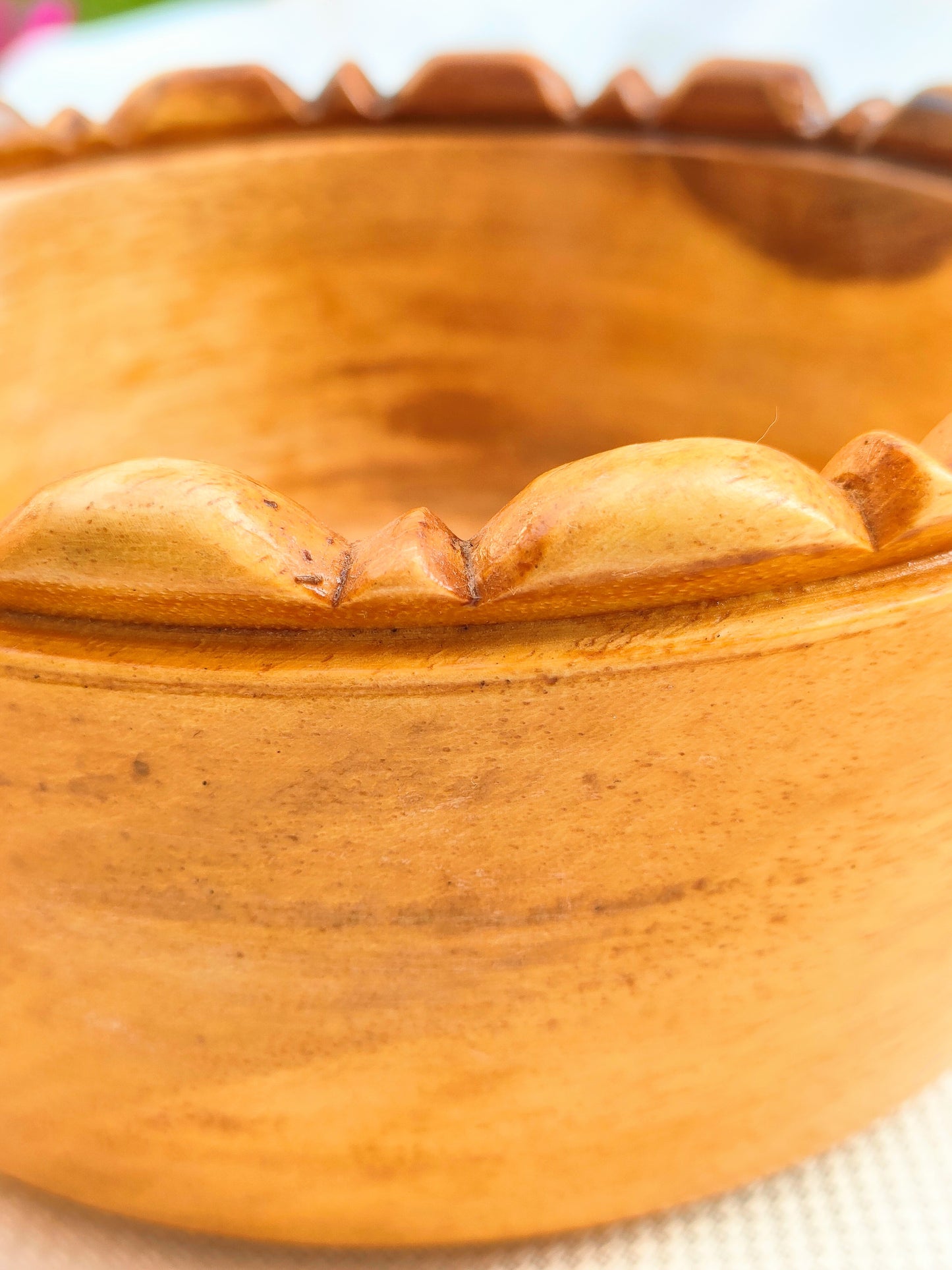 Wood deep plates with edges
