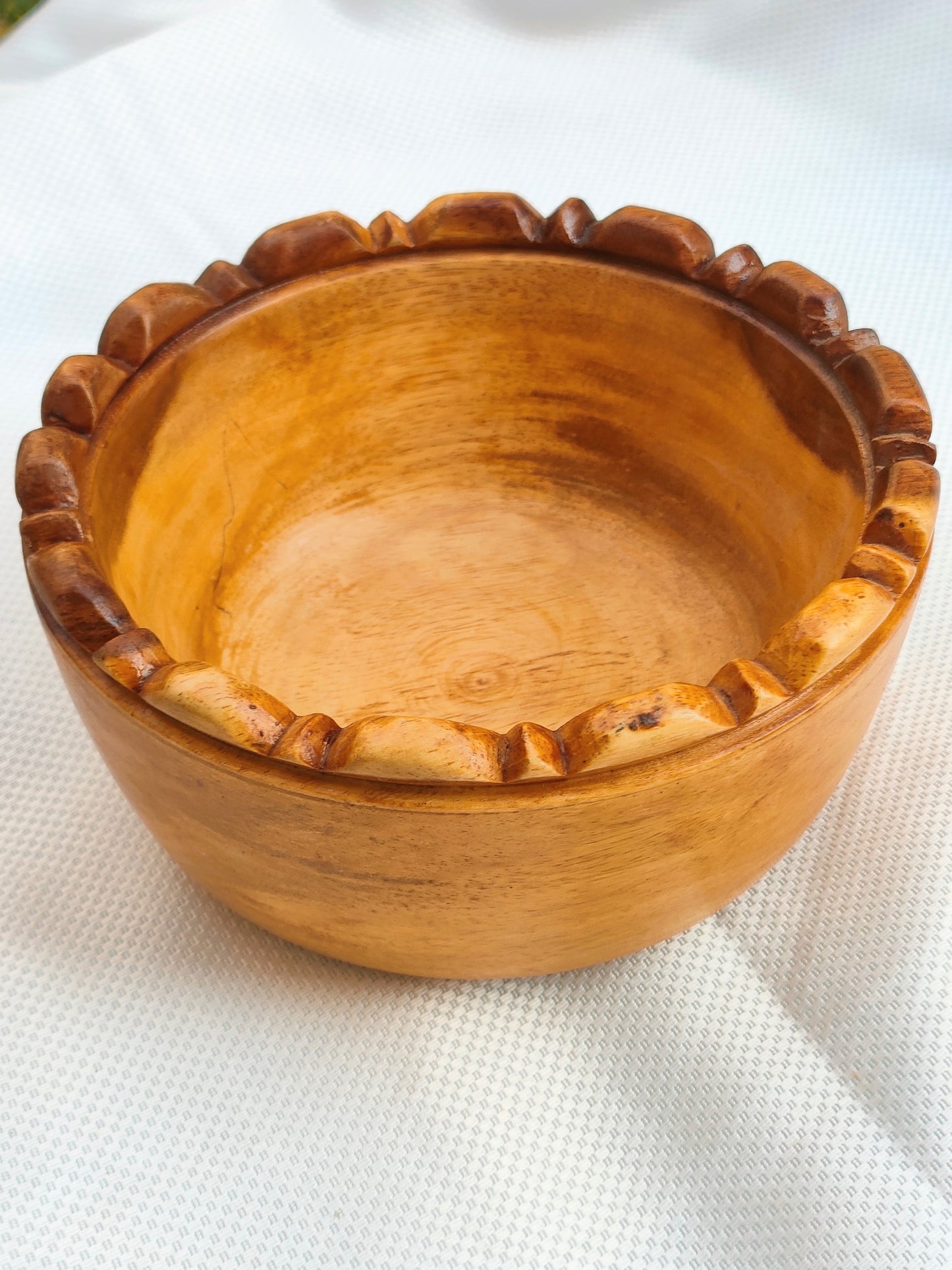 Wood deep plates with edges