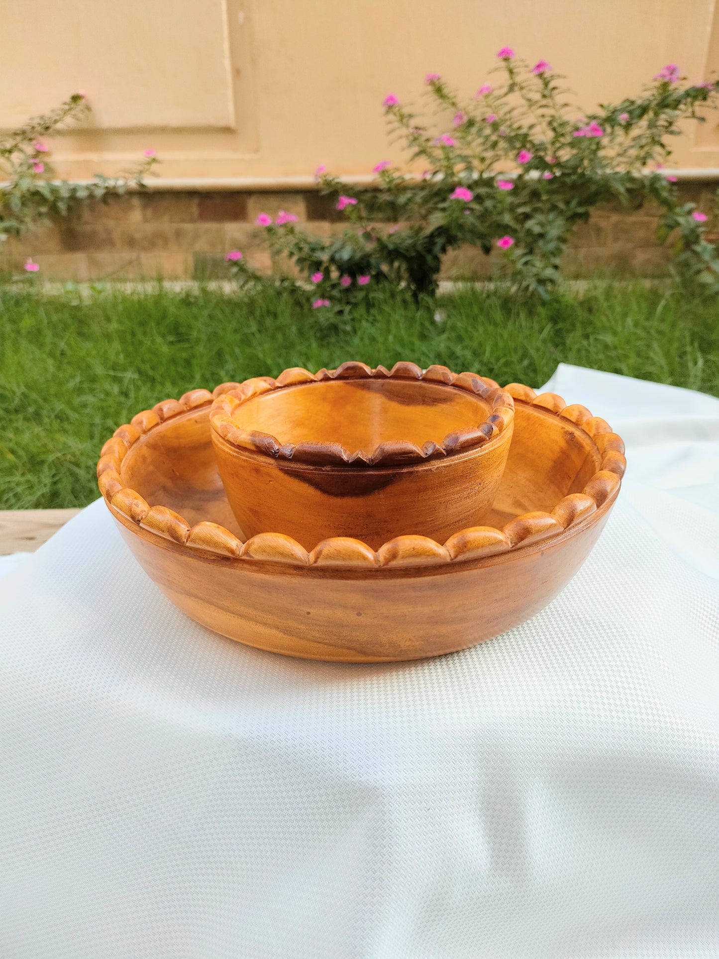 Wood deep plates with edges