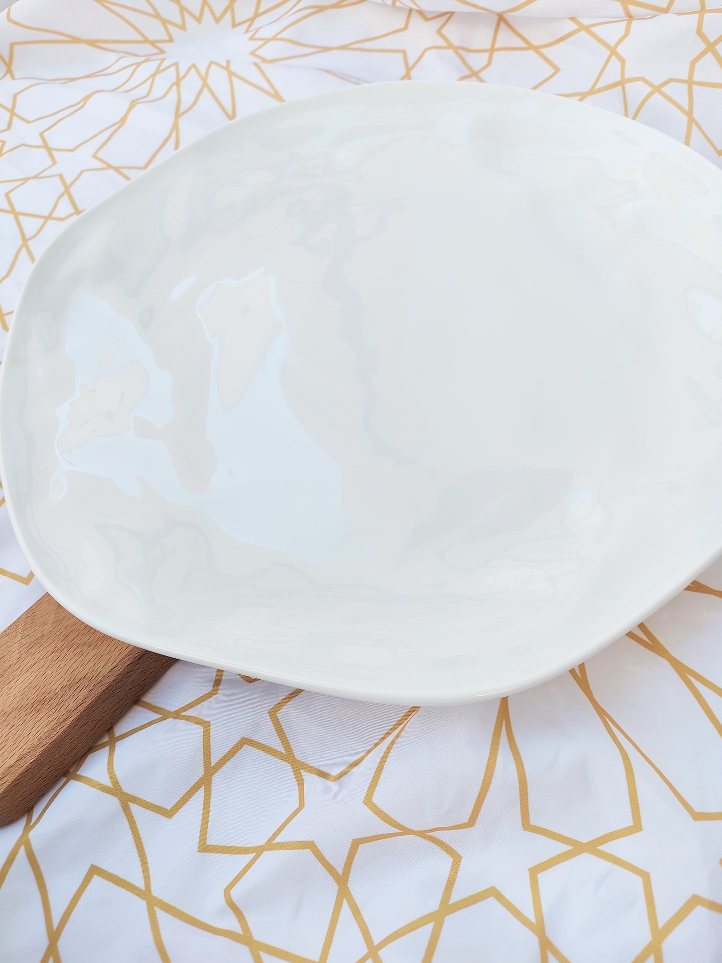 white dinner plate / porcelain - sold separately
