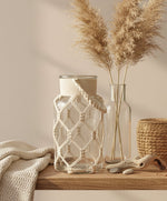 Load image into Gallery viewer, Glass vase with white Strings
