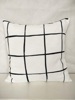 Load image into Gallery viewer, Cushion -  white &amp; black
