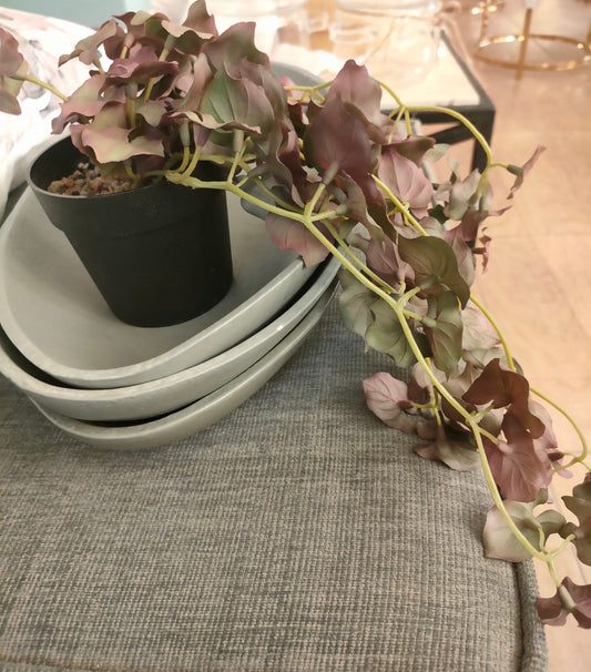 Dangling plant small